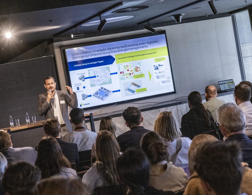 15.05.2025, xfux, Fussball 1. Bundesliga, Eintracht Frankfurt – Block im Park 2025, Konferenz